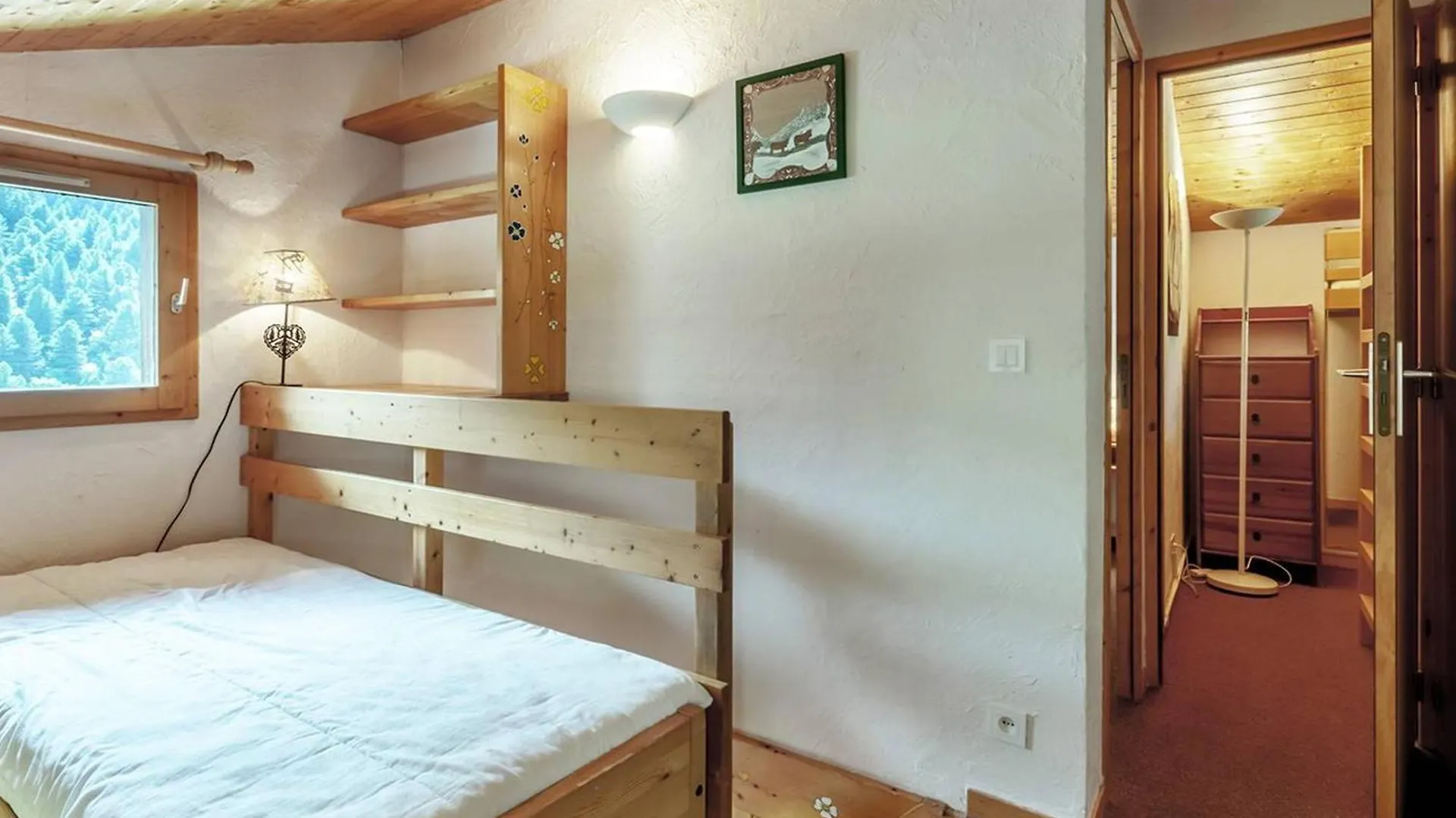 Chalet Cosy A Meribel Avec Mezzanine Et Cuisine Equipee - Fr-1-355-100 0*,  France