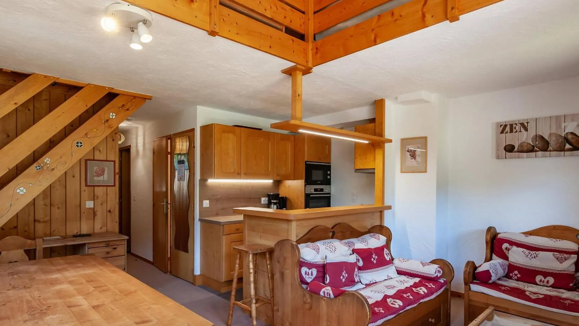 Chalet Cosy A Meribel Avec Mezzanine Et Cuisine Equipee - Fr-1-355-100 Apartment