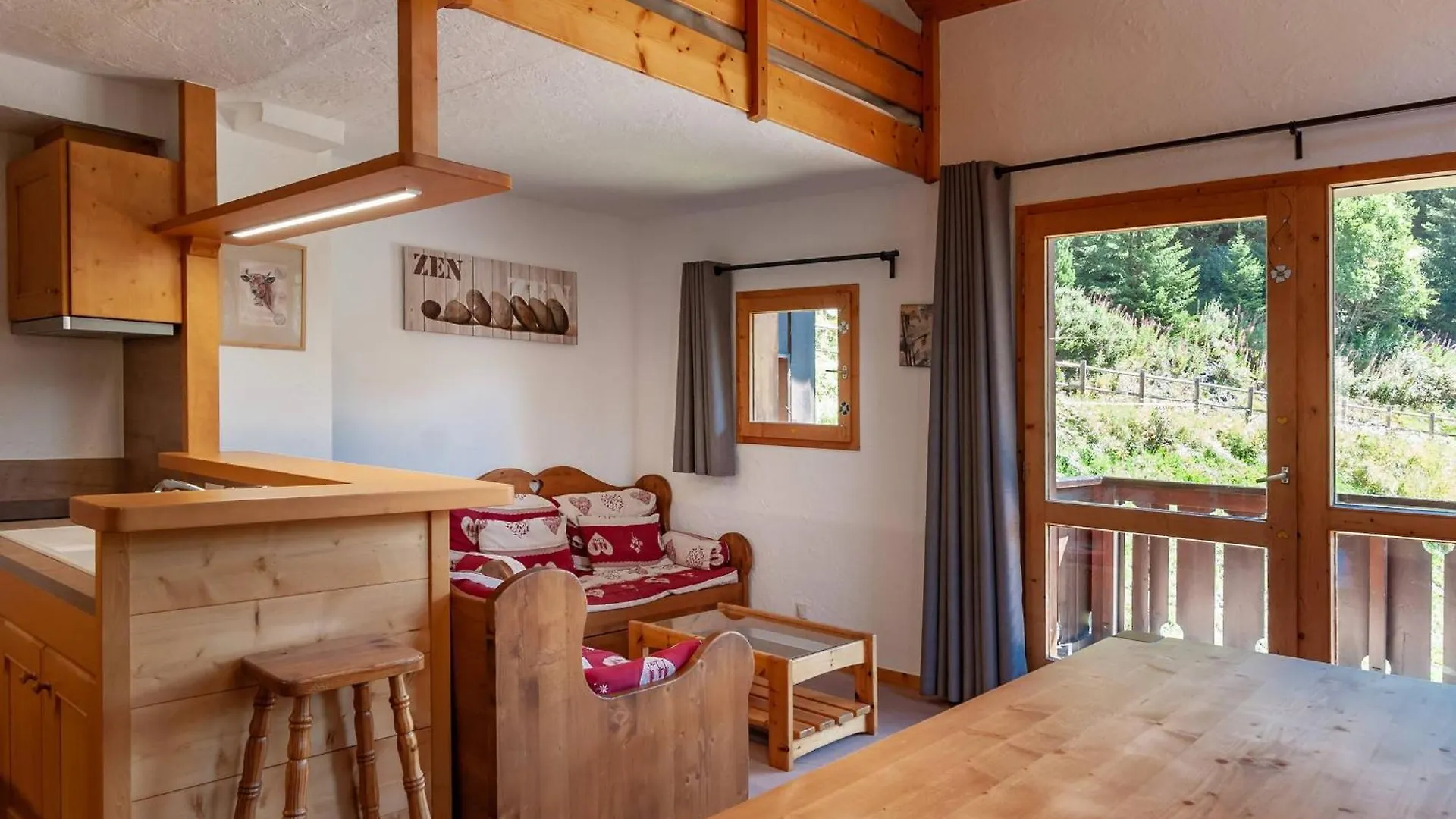 Chalet Cosy A Meribel Avec Mezzanine Et Cuisine Equipee - Fr-1-355-100
